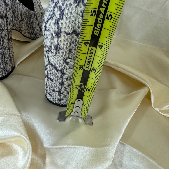 Cole Haan Nitasha Bootie 65 mm - Picture 2 of 6